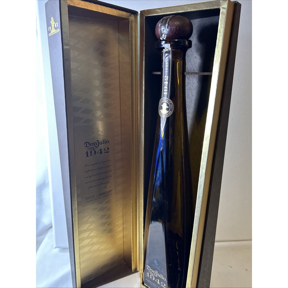 Don Julio 1942 Tequila Anejo Bottle, Top & Box 750ml EMPTY